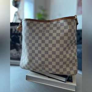 Louis Vuitton shoulder tote bag